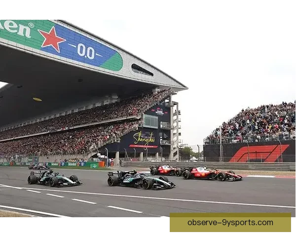 法拉利与梅赛德斯激烈角逐 F1赛季竞争形势日益严峻 各车队调整策略应对挑战